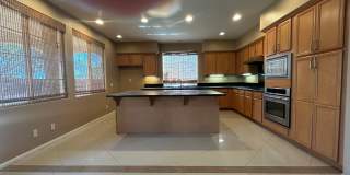 Spacious 5-Bedroom Home with Stunning Views Spacious 5-Bedroom Home with Stunning Views Gallery 9