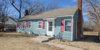 3 bed 2 Bath Home Super Large Back Yard Gallery 8