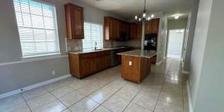 Bright home with big windows & open floorplan available in Circle C Ranch! Gallery 12