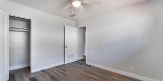 1921 Franklin Avenue Gallery 9