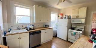 Large 4 bed in Mission Hill Gallery 13