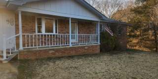 137 N Elizabeth St Gallery 1