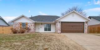 Modern 3-Bedroom Home with Open Kitchen  Fenced Yard Gallery 1