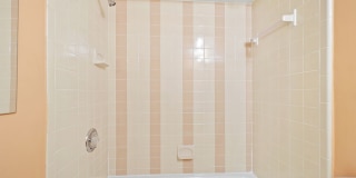 UNIQUE ONE BEDROOM AND DEN CONDO IS NOW AVAILABLE IN THE HIGHLY DESIREABLE PARKSIDE PLAZA CONDOMINIUM Gallery 24