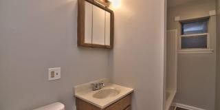 1418 N Main (Apt B) Street Gallery 15