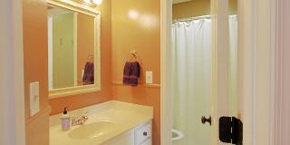 Stunning, Modern 2 Bed, 2 Bath with Office in Woodcroft! Gallery 9