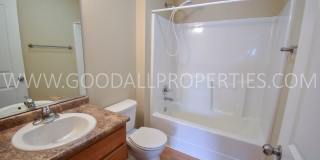 Spacious 2-Bedroom Urbandale Townhome with 2-Car Garage Spacious 2-Bedroom Urbandale Townhome with 2-Car Garage Gallery 8