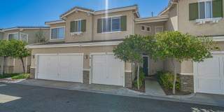 No Showings! 2 Bedroom Townhome for Rent in The Montanas! Gallery 1