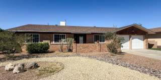 Three Bedroom Home with Bonus Room Gallery 1