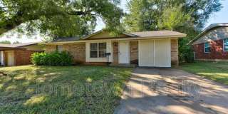 208 W Shadywood Drive Gallery 1