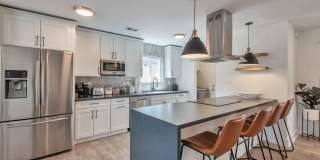 Updated and Spacious 3BED/2BATH Scottsdale Home Gallery 1