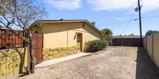 1913 E El Parque Drive Gallery 11
