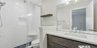 East Bridge Town Lofts Living | Prime Location Near Downtown Charleston Gallery 15