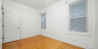 2444 W Gunnison St Gallery 15