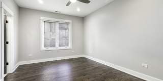4317 S Forrestville Avenue Gallery 16