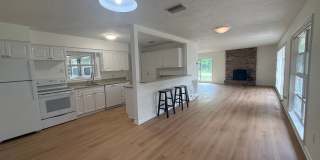 3 Bedroom 2 Bath Single Family Home w/Garage & Bonus Room Gallery 10