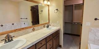 Three Bedroom Town home in Tuscan Hills Gallery 24