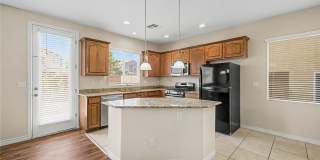 10560 Laurelwood Lake Avenue Gallery 4