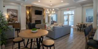 Hall Creek at Arlington Apartment Gallery 18