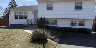 5 Ash Street Gallery 1