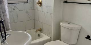 2 Bed 1 Bath + Bonus Room Gallery 9