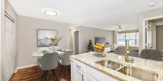 Signature at Sugarloaf Gallery 4