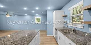 Beautiful 2 Bed, 3 Bath Home Just Off Weddington! Gallery 12
