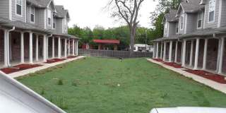 2004 Pecan Street Gallery 1