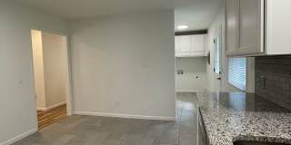 Great Location 3 bedroom 1 bath 1car garage Gallery 8