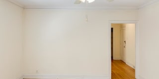 2000 West Foster Ave. Gallery 7
