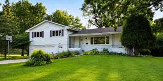 Spacious 5-Bed 3-Bath Home in Edina - Available Now! Spacious 5-Bed 3-Bath Home in Edina - Available Now! Gallery 1