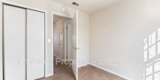 726 Pine Tree Ct. Gallery 26