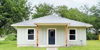 Move-In Ready 2-Bed Home in Perry – Pet Friendly Gallery 1