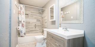 Beautiful 2 Bed 1 bath Home in OKC! Gallery 8