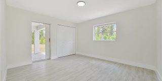 1608 Henry Avenue Gallery 6