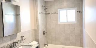 Modern Brighton 4-bed/2-bath with Deck Gallery 12