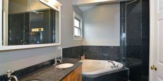 1540 N Claremont Gallery 9