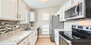 Spacious 3-Bedroom Aurora Home with Fenced Yard, Garage & Central AC Gallery 6