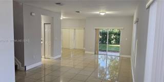 3389 NE 4th St Gallery 4