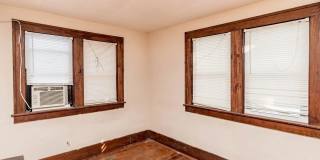 3 bedroom, 1 bathroom East Campus House Gallery 9