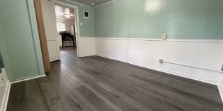 2 Bedroom House with Large Yard Gallery 7