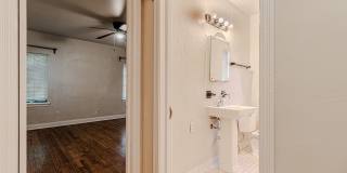 Beautiful Historic Duplex in OKC: 1824 Carey Place - 1 Gallery 22