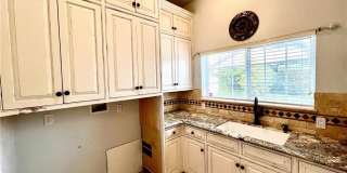 685 Bradbury Gallery 8