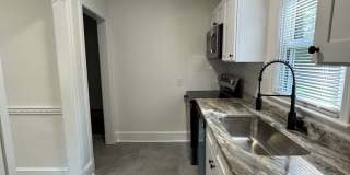 2bed/1bath w/ detached garage! Gallery 17