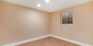 Location!! Updated 1 bedroom Gem on Pearl St. in Govenor's Park! Gallery 15