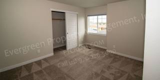 Stunning 3 Bedroom, 2.5 Bath Townhome in Beautiful Windsor! Gallery 25