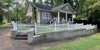 Introducing WesleyHeights401, a charming 3-bedroom, 2-bathroom house located in the heart of Charlotte, NC Gallery 1