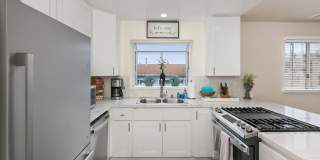 Spacious 3 BD/3 BA Furnished Home Near Mission Beach 9-Month Lease Gallery 1