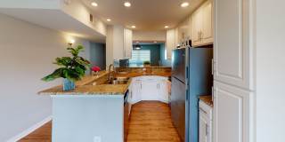 Montabella at Oak Forest Apartments Gallery 6