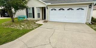 Nice 3 Bedroom Home For Rent - Includes Yard Service! Gallery 4